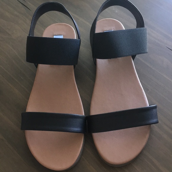 Steve Madden Shoes - Steve Madden Darnell Sandals